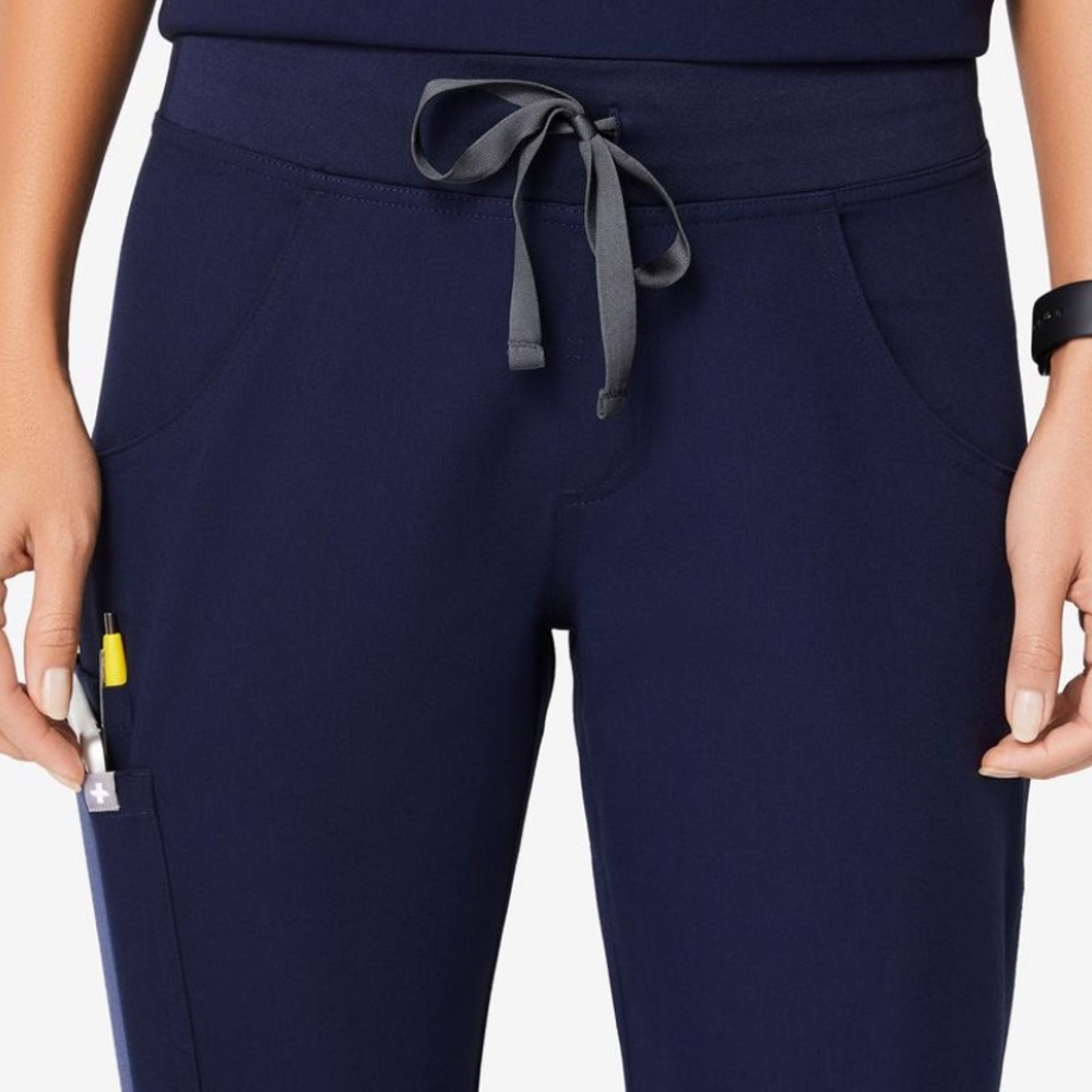 Digs navy scrub pants. Size small. Kade cargo